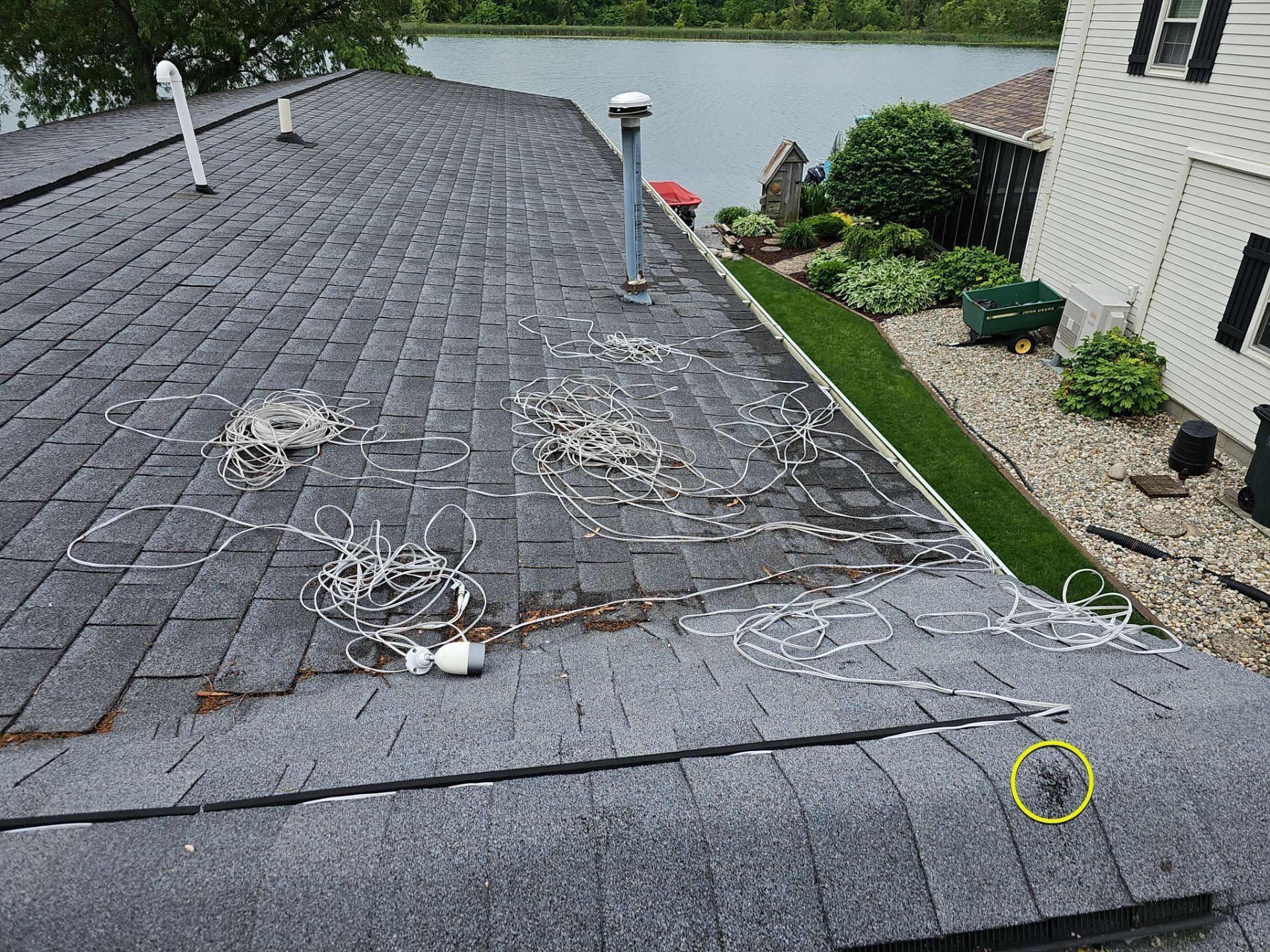 Hail damage on shingle roof in Kendallville Indiana